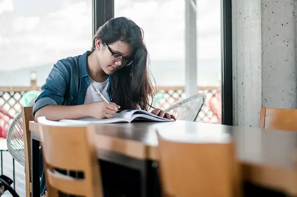 Le droit au travail et le statut d’étudiant étranger